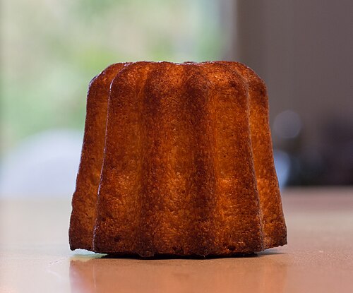 Canelés, the small caramelized cakes of Bordeaux